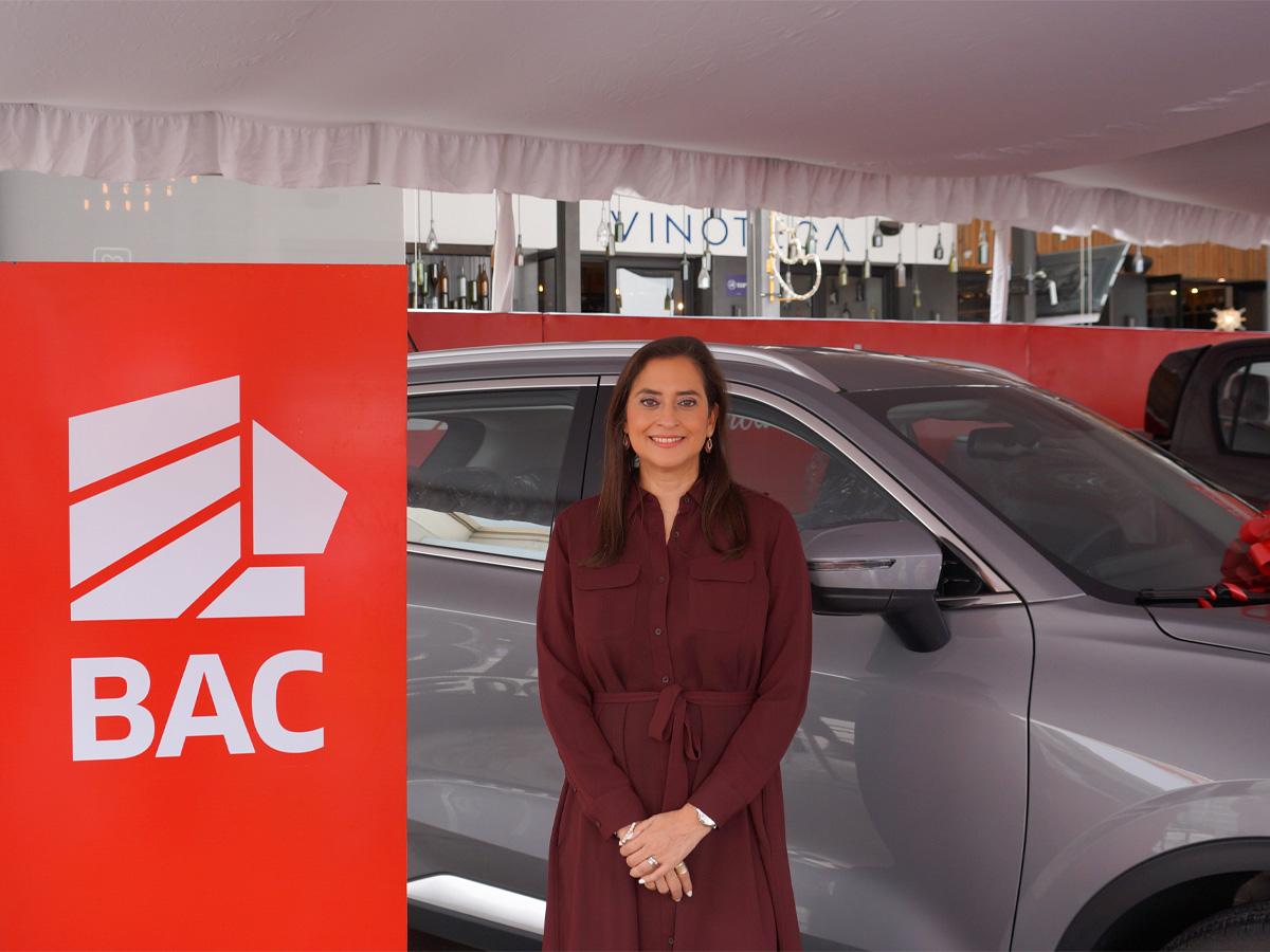 Valeria Ríos, vicepresidente de Estrategia Comercial, Mercadeo y Sostenibilidad de BAC Honduras, presentó la innovadora campaña de BAC que premia la fidelidad de sus clientes.