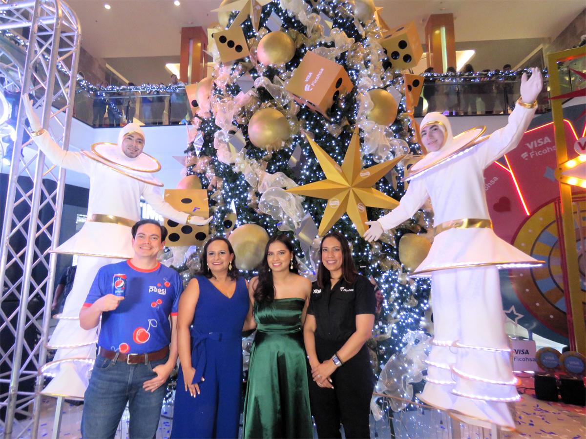 Pepsi, Banco Ficohsa, Honda y Diario La Prensa se unen para encender la Navidad en Altara Mall