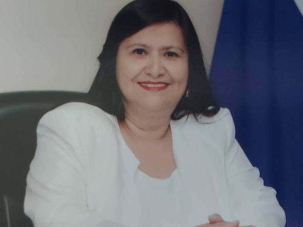 $!Iris Suyapa Paz Lozano, subdirectora del Instituto Juan Alberto Melgar Castro.