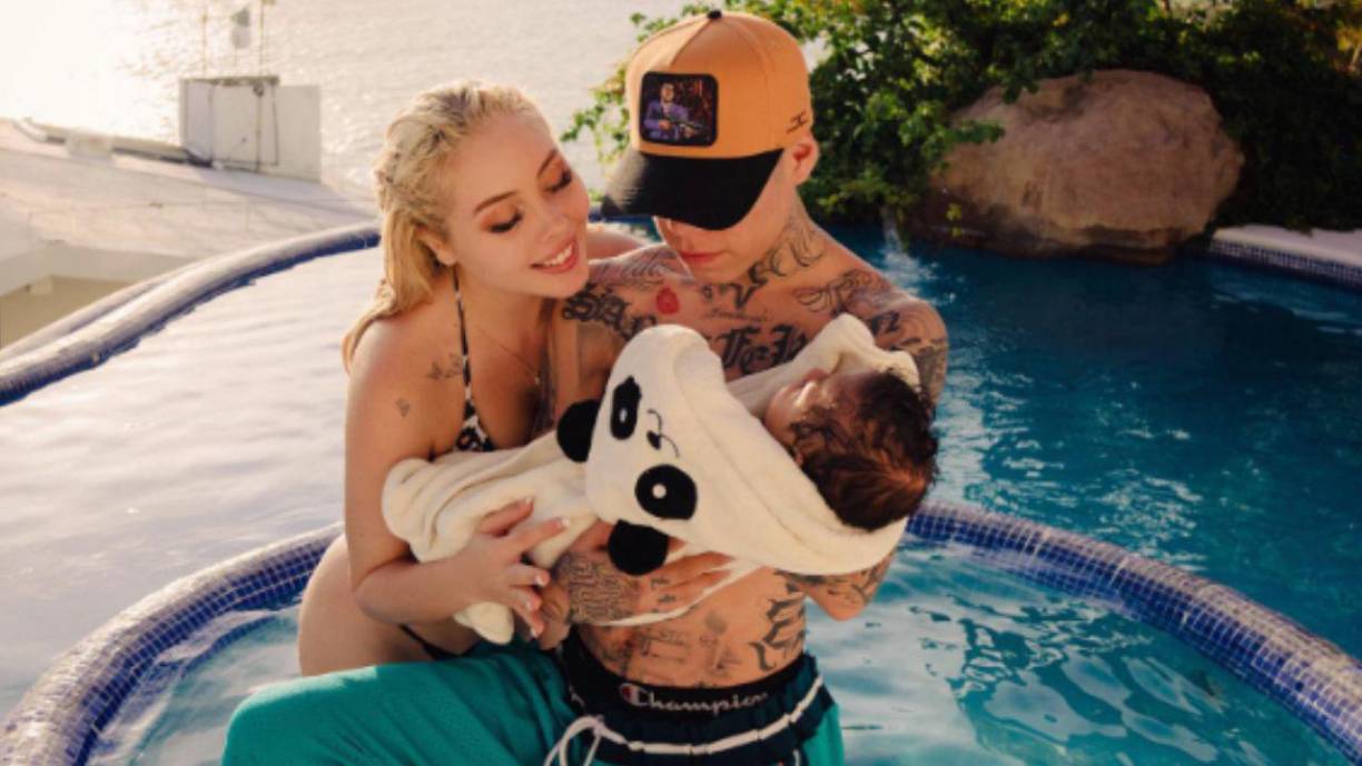 Por su parte, la influencer no se quedó tampoco callada y volvió a acusar al cantante. Por su parte, la influencer no se quedó tampoco callada y volvió a acusar al cantante.