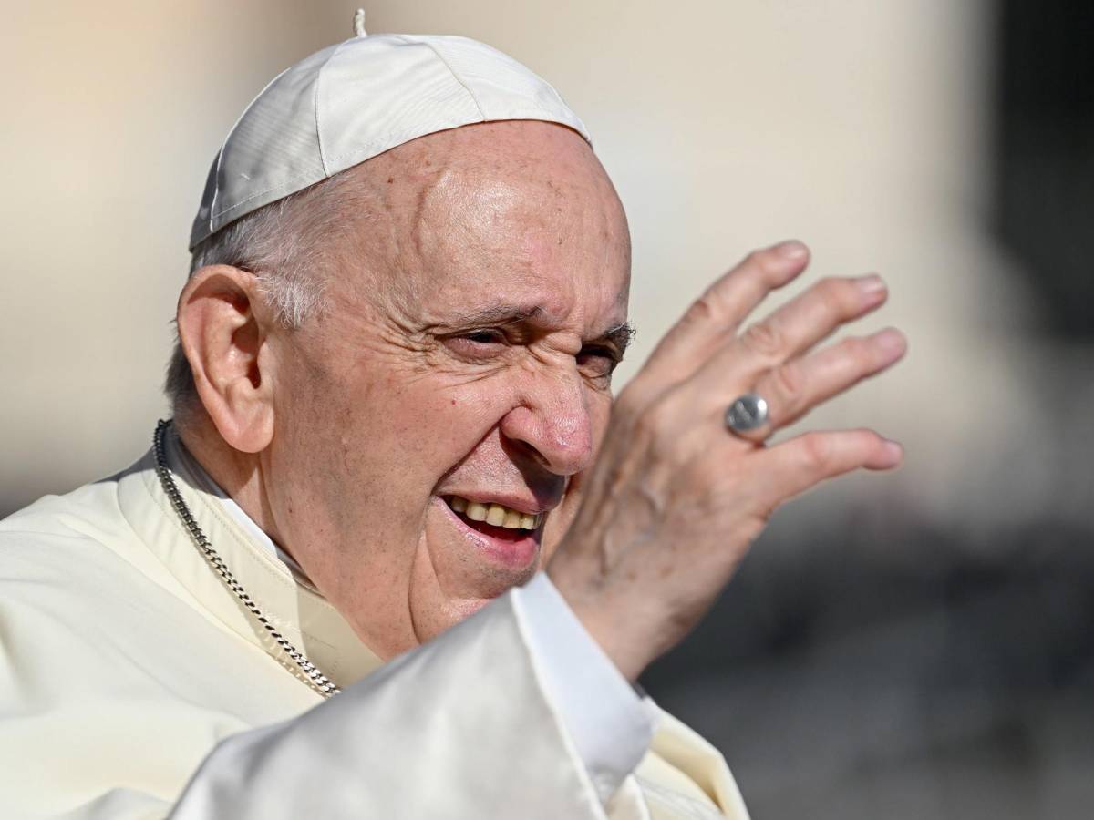 El papa revela que firmó una carta de renuncia por si le falla la salud