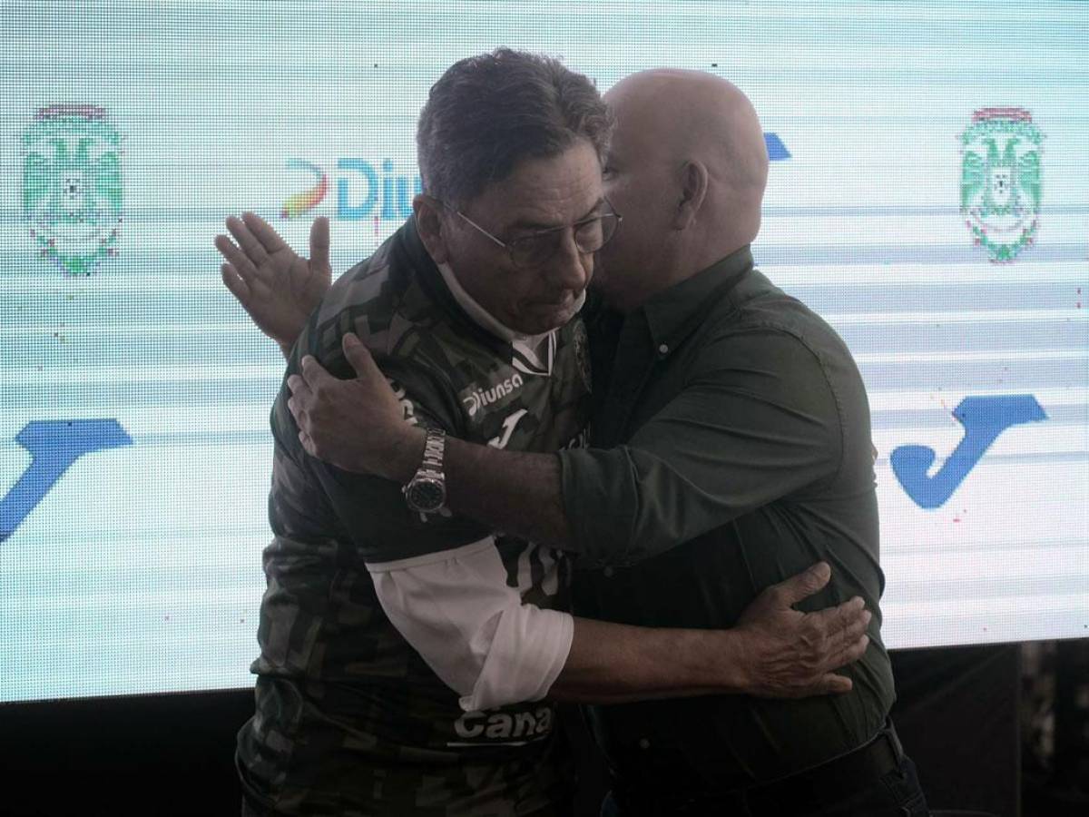 El abrazo entre Orinson Amaya y Salomón Nazar.