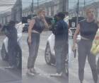 El video de una mujer amenazando a un limpiador de vidrios en Tegucigalpa se hizo viral la seman pasada en redes sociales. El clip, grabado por un conductor que estaba en el semáforo, muestra a la joven evidentemente alterada e intimidando al joven.