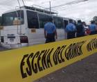 El cuerpo de Edwin Gustavo Reyes Amador quedó en el interio de esta unidad del transporte público.