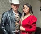 El vocalista de la banda de música regional “H Norteña” fue asesinado cuando se conducía con su esposa y sus dos hijos en un vehículo en el kilómetro 176 de la carretera Parral-Chihuahua, de México.