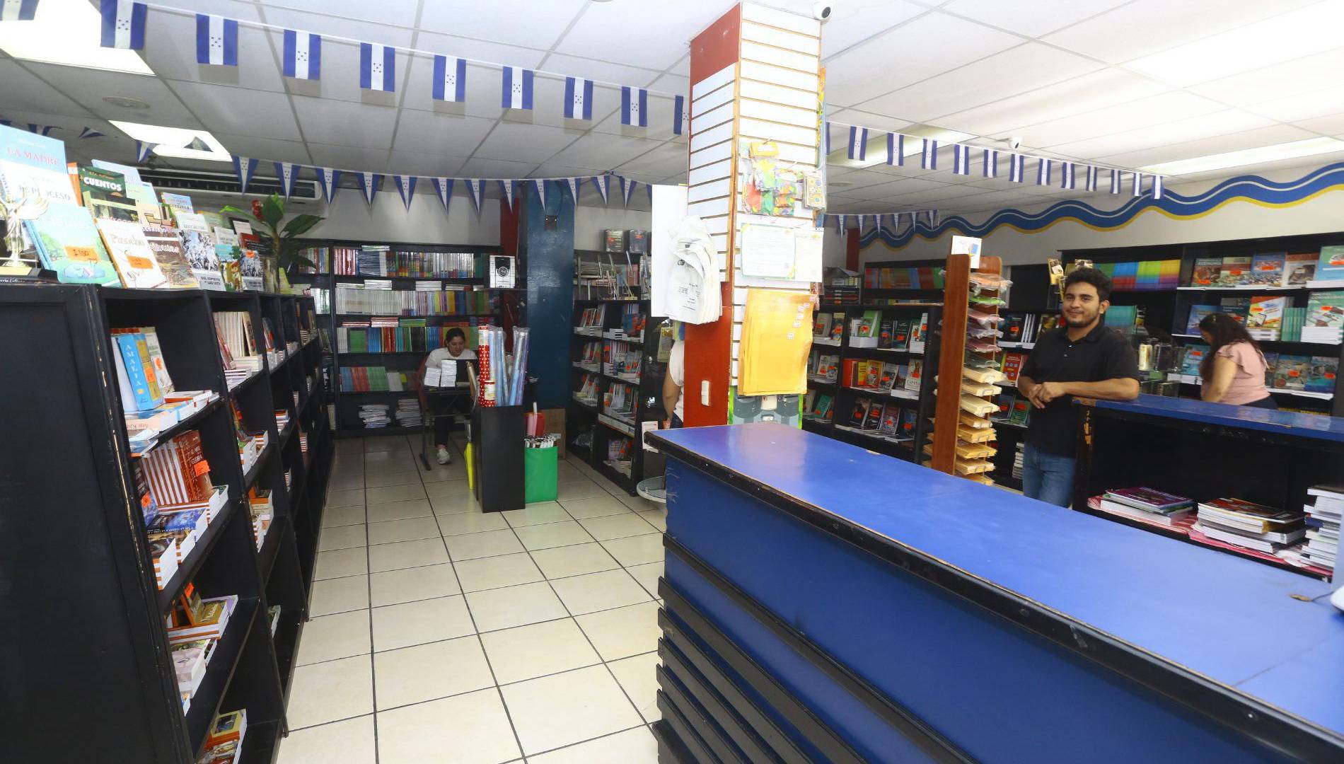 $!En las librerías sampedranas se hallan libros desde 80 lempiras hasta 600 lempiras o más. La variedad de precios en el mercado editorial y permite a los lectores elegir libros que se ajusten a sus preferencias y presupuesto.