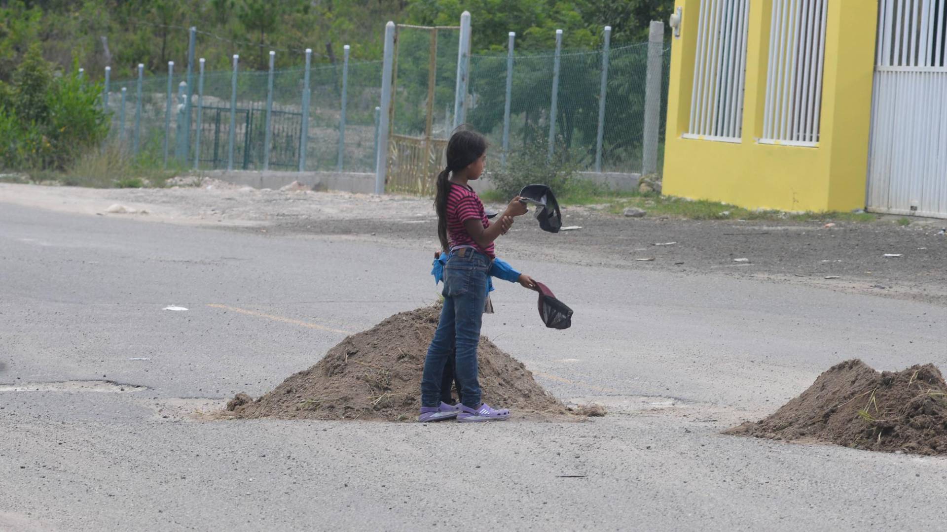 $!En la Ruta Lenca de Honduras exigen que nuevas carreteras no sean de “azúcar”