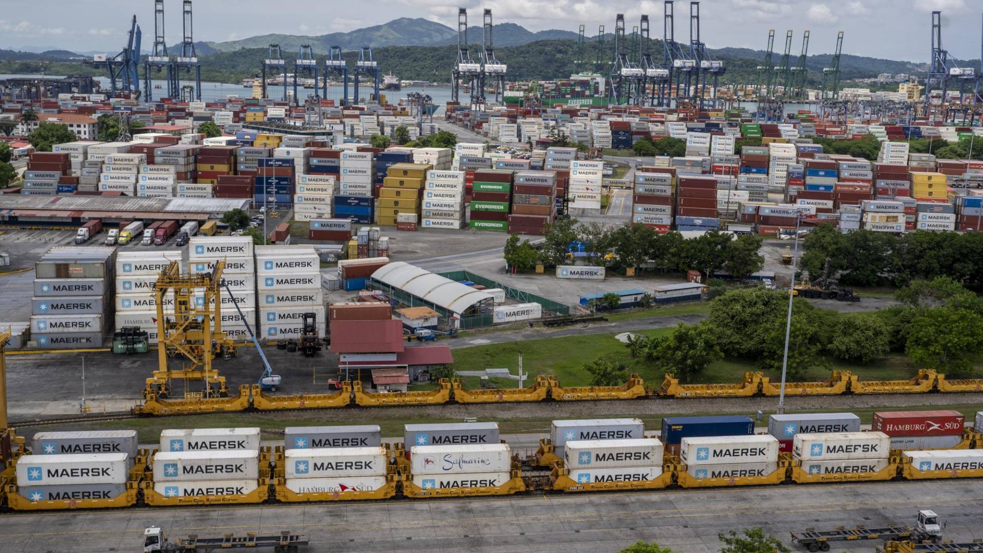 $!La industria naviera que fluye por el Canal de Panamá genera más del 6 por ciento del producto interno bruto de Panamá.