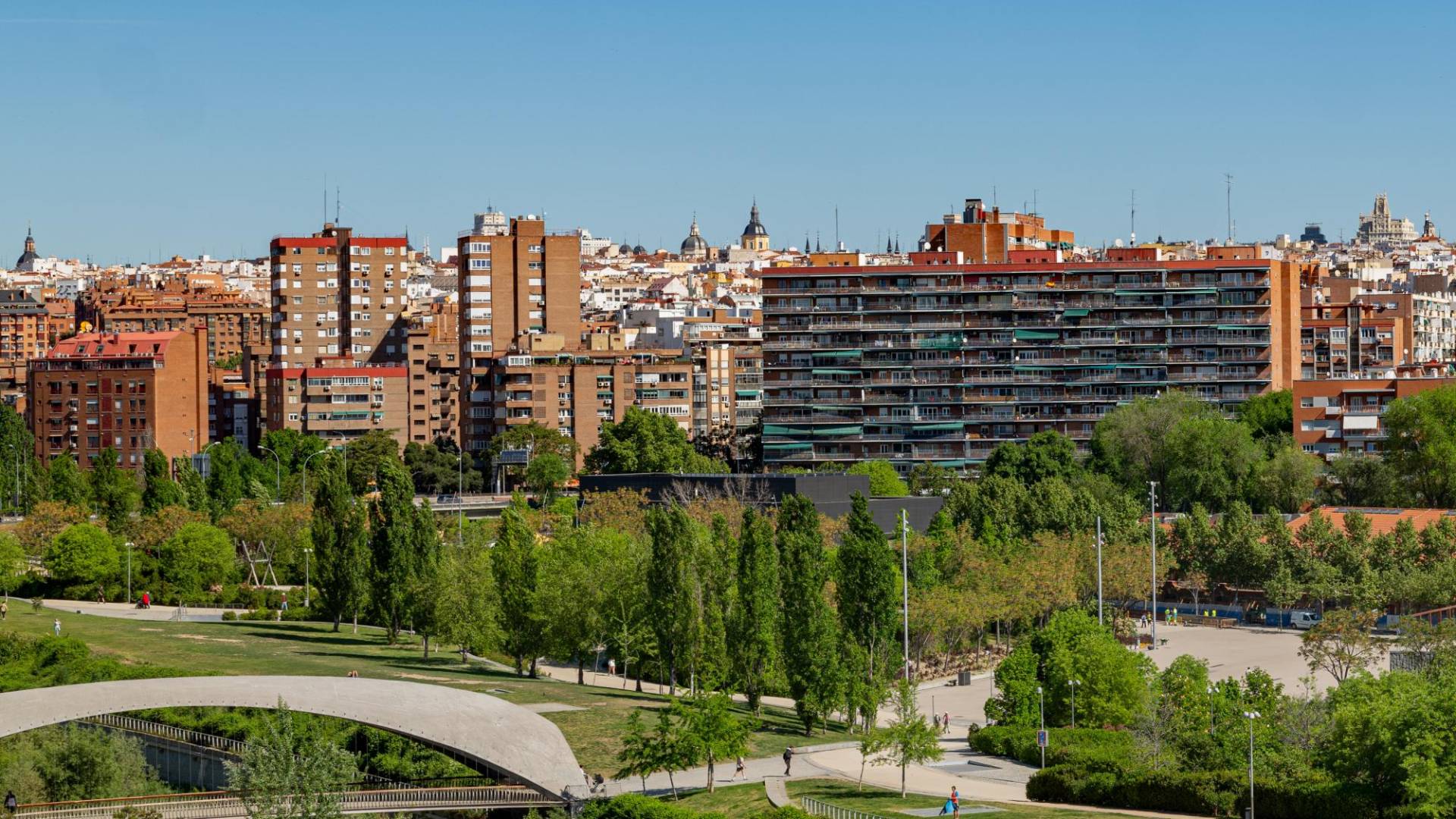 $!Un programa de visa dorada ha contribuido a alimentar una crisis inmobiliaria para los españoles. Madrid, la capital.