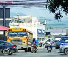 <b>Más de 300,000 carros y motos conforman el parque vehicular de San Pedro Sula. Foto: Héctor Edú.</b>