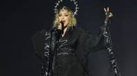 La cantante Madonna se presentó en un concierto gratuito, única presentación de su gira The Celebration Tour en Suramérica, este sábado en la playa de Copacabana en Río de Janeiro, Brasil.