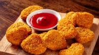 Recomendación. Los nuggets caseros pueden ser personalizados según los gustos de la familia y se pueden preparar en grandes cantidades para ser congelados, facilitando tener una opción rápida y saludable disponible en cualquier momento.