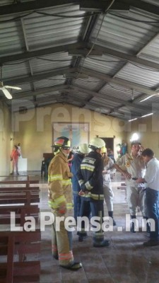 Incendio daña iglesia católica en Villanueva, Cortés