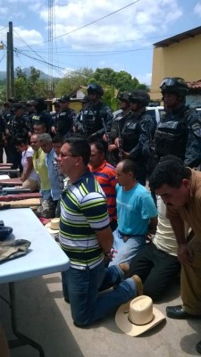 Allanan 47 propiedades en Olancho en busca de banda criminal