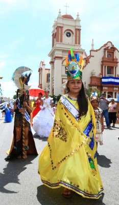 Colegios de Honduras continúan hoy desfiles de fiestas patrias