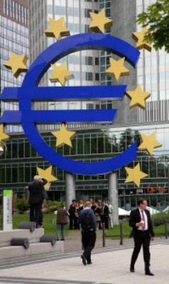 Crédito mejora lentamente en zona euro