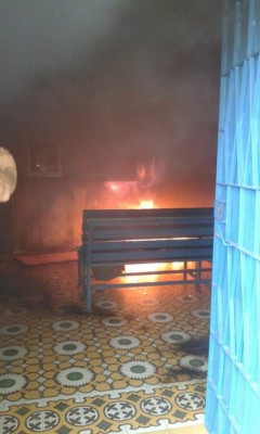 Provocan incendio en sede del Partido Nacional