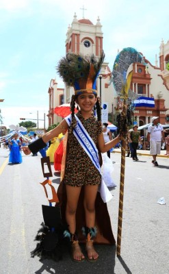 Colegios de Honduras continúan hoy desfiles de fiestas patrias