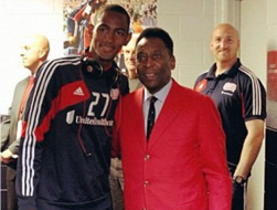 Jerry Bengtson compartió con el Rey Pelé en el New England