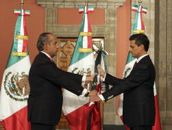 Peña Nieto promete recuperar la paz en México