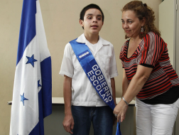 Alex, el pequeño presidente electo por Dios y los niños