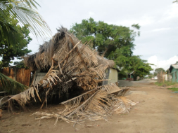 Tornado deja sin techos 24 viviendas en Colón