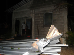 Tornado deja sin techos 24 viviendas en Colón