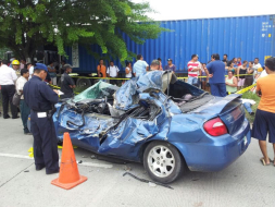 Hermanos mueren en aparatoso accidente en carretera a La Lima
