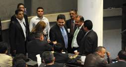 Honduras: Magistrados destituidos califican de ilegal acto de diputados