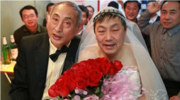 La boda de dos ancianos gay en China causa polémica