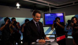Rajoy y Zapatero iniciantraspaso en España