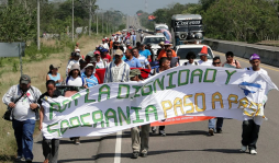 Caminan hacia Tegucigalpa para exigir derogación de ley minera