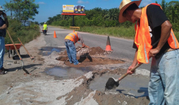 Alcaldía bachea carretera a Tocoa