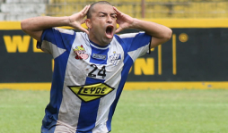 Vargas continuará al frente