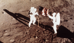 Neil Armstrong, primer hombre en pisar la Luna