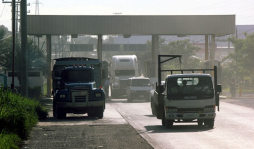 Pavimentan calles con pago de peajes