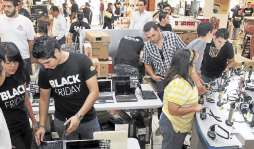 Tiendas amplían fiesta de descuentos