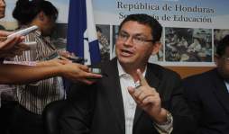 Sacan a dos directores departamentales de educación en Honduras