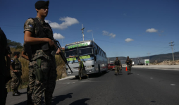 Militares regresan a las calles de Tegucigalpa