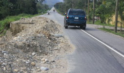 Continúa peligro en carretera CA-13