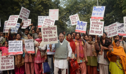 Protestan un mes después de violación de mujer