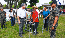 Militares llevan brigada médica a La Masica