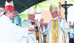 'Abrámosle el corazón a Jesús”: Monseñor Andino