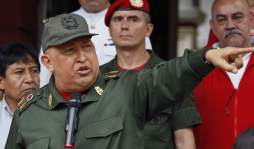 Chávez invita a Porfirio Lobo a la Celac