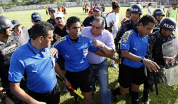 Amílcar Burgos: 'Si la solución es cambiar a todos los árbitros, hay que hacerlo”