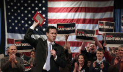 Santorum no cesa los ataques contra Romney