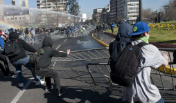 Violenta protesta estudiantil en Chile