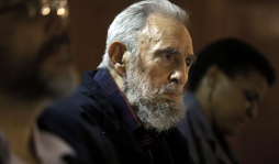 Distanciado, Fidel Castro cumple 86 años