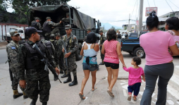 Militares regresan a las calles de Tegucigalpa