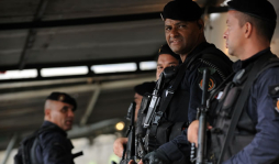 Policía se instala en favelas de Río